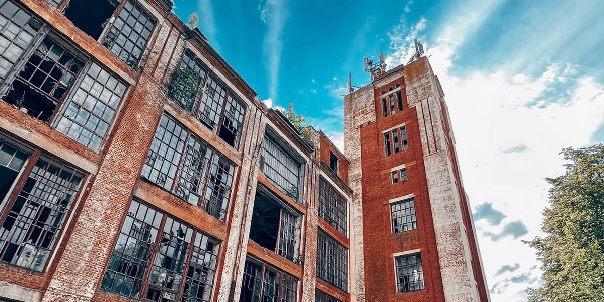 Заброшенная Лакинская мануфактура, в которой сохранилась советская мозаика