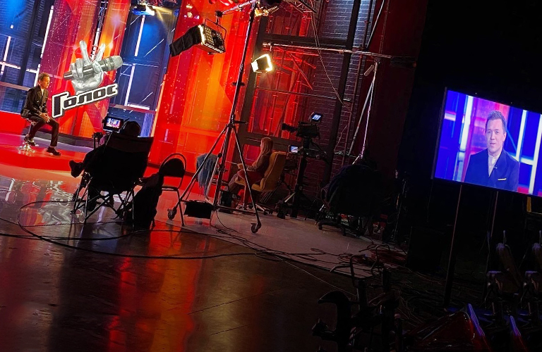 После слепых прослушиваний в шоу «Голос» певец из Владимира запустил хэштег #нуизвините