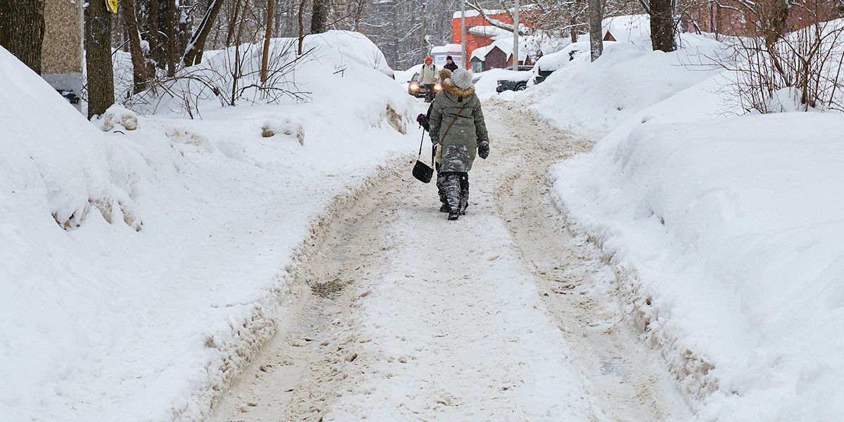 Тротуары-невидимки и крепости из сугробов — Владимир оказался в снежном плену
