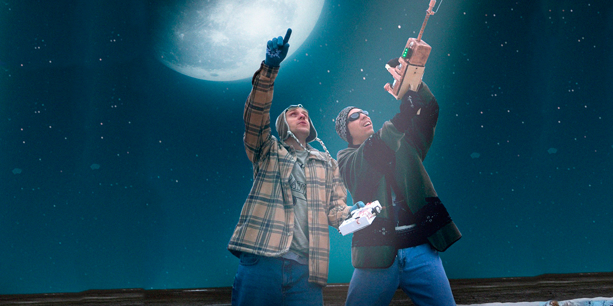 Альбом со своим мирком и ретровайбом. Новые эксперименты шоу-проекта «ШкольниК и Бау»