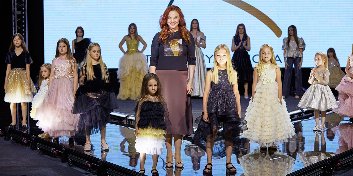 Коллекции владимирского дизайнера продемонстрировали на открытии модного летнего сезона в Москве