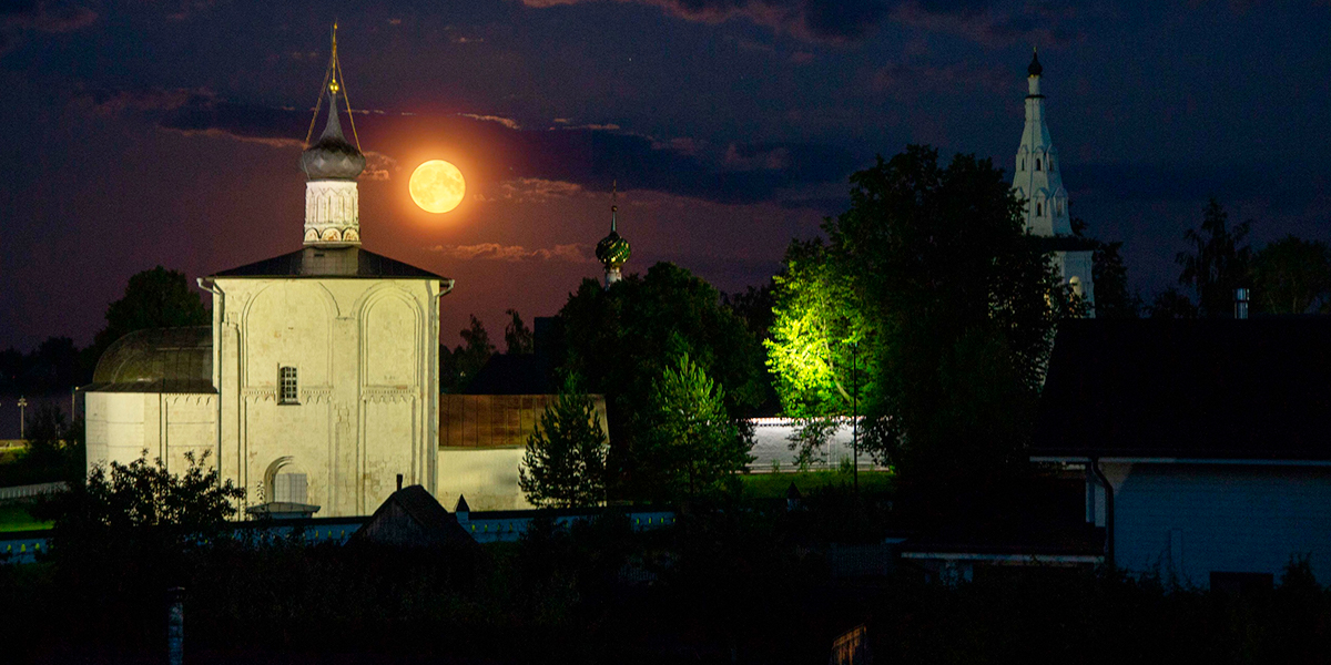 Волшебная ночь. Серебристые облака и грозовое суперлуние над Владимирской областью