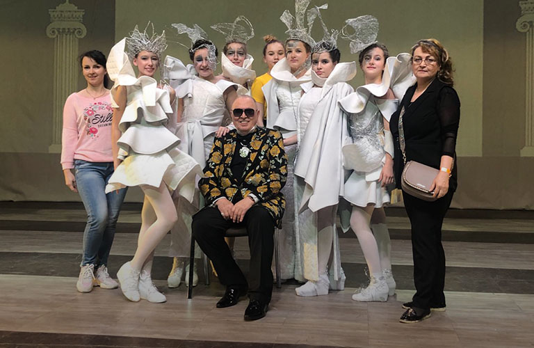 Проволочную коллекцию нашего дизайнера оценили на конкурсе Вячеслава Зайцева