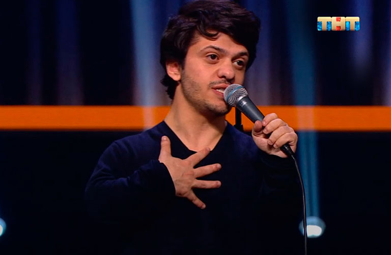 Владимирский комик теперь официальный участник стендап-шоу “Открытый микрофон”