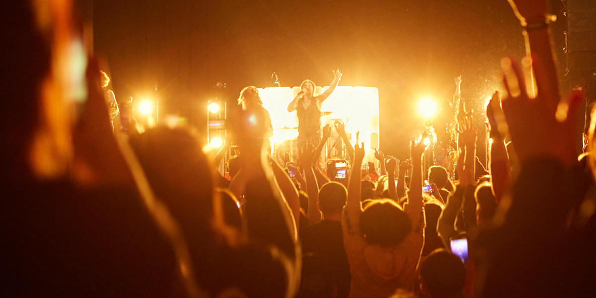 Владимирцы поучаствовали в записи новой песни The Hatters прямо во время концерта