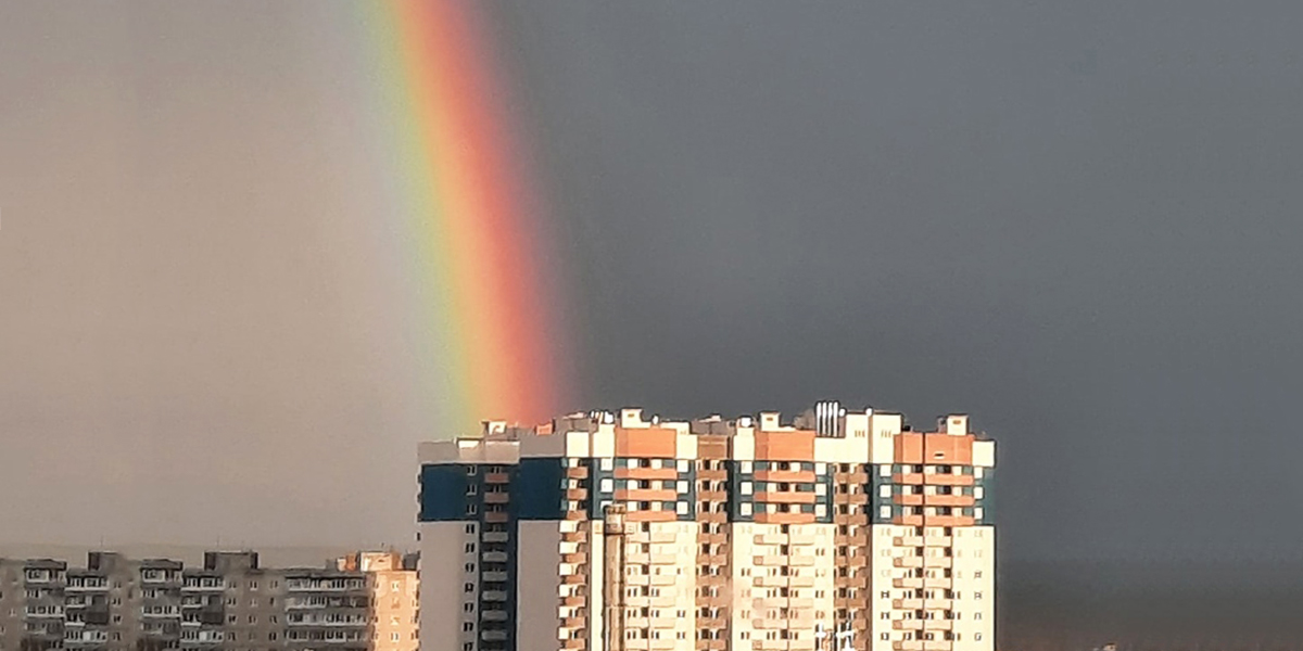 Без паники! Это всего лишь двойная радуга в снимках горожан