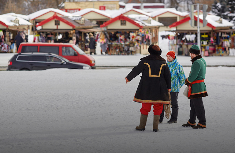 Хрустальная снежинка в действии: в Суздале началась подготовка к новогодним праздникам