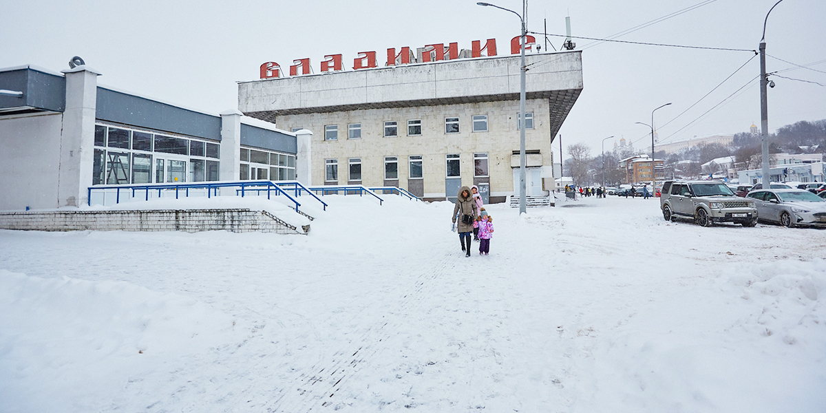 «Может, РЖД сменить проектировщиков?» Эпопея со спасением ж/д вокзала от «заточения» продолжается