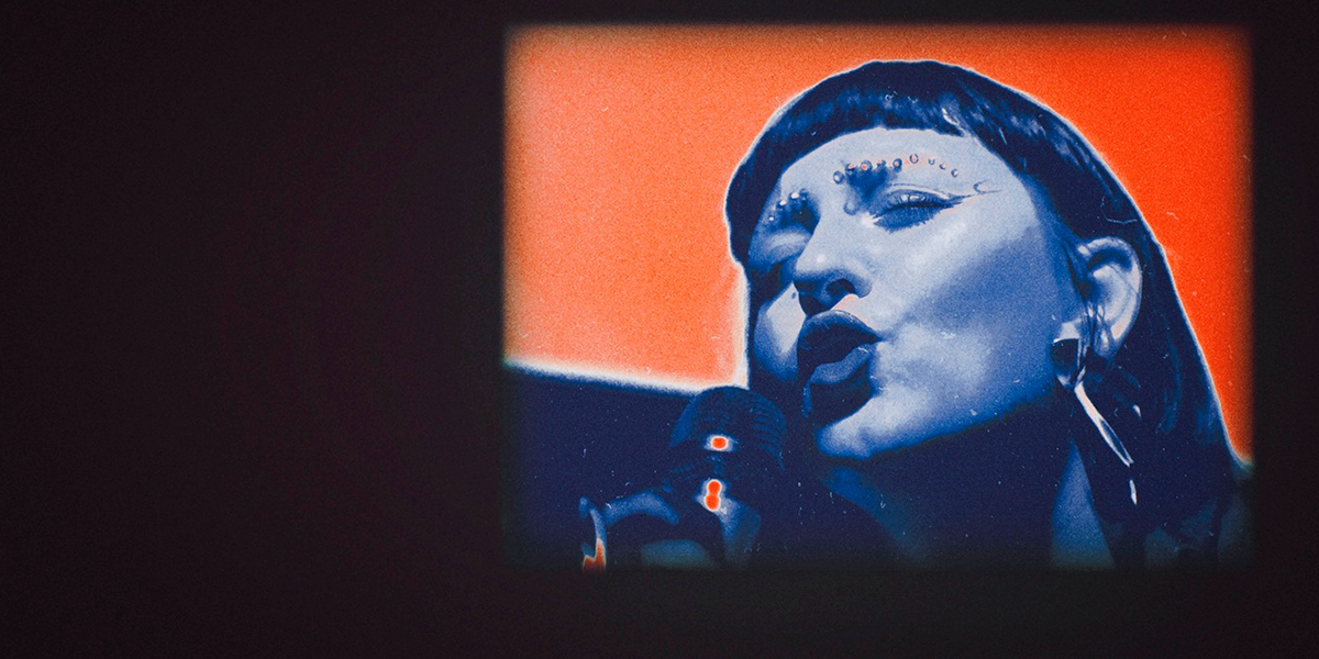 На сцене с Бастой и в тандеме с Красным человеком: карьера финалистки шоу «Голос» из Владимира