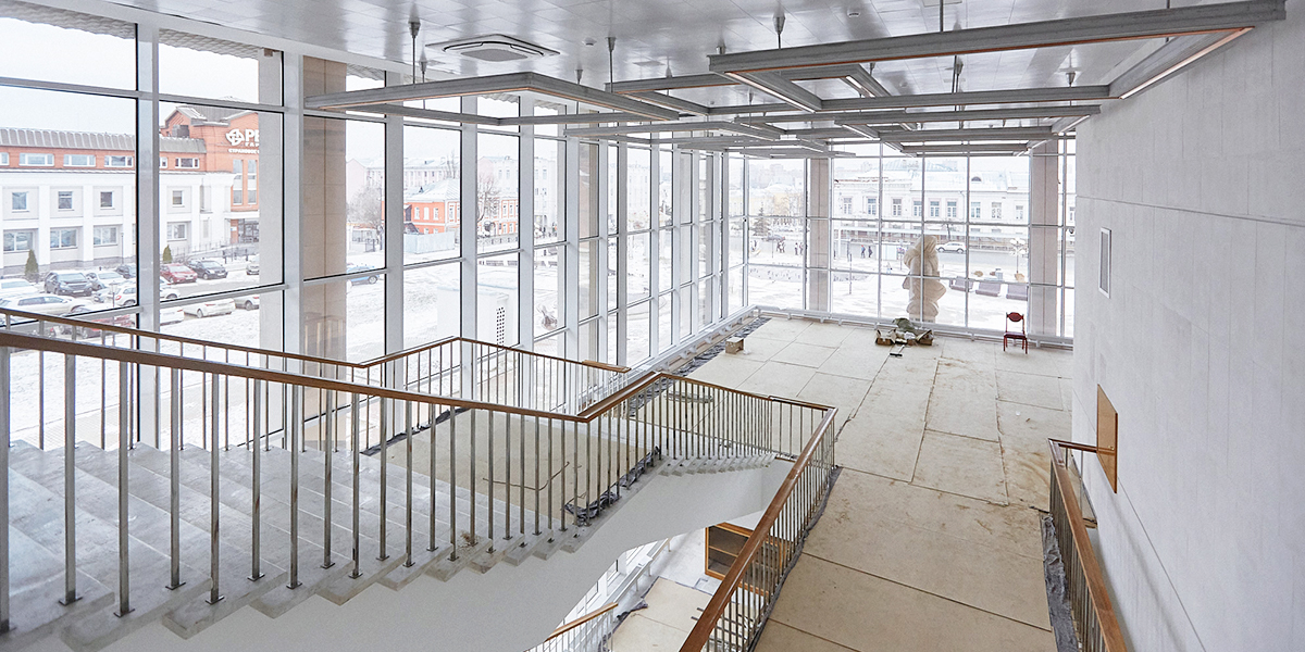 Фоторепортаж из обновленного театра драмы, в реконструкции которого объявлен антракт