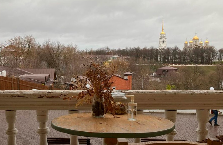 Аркадий Гершман выбрал во Владимире лучшее кафе и изучил местные сувениры