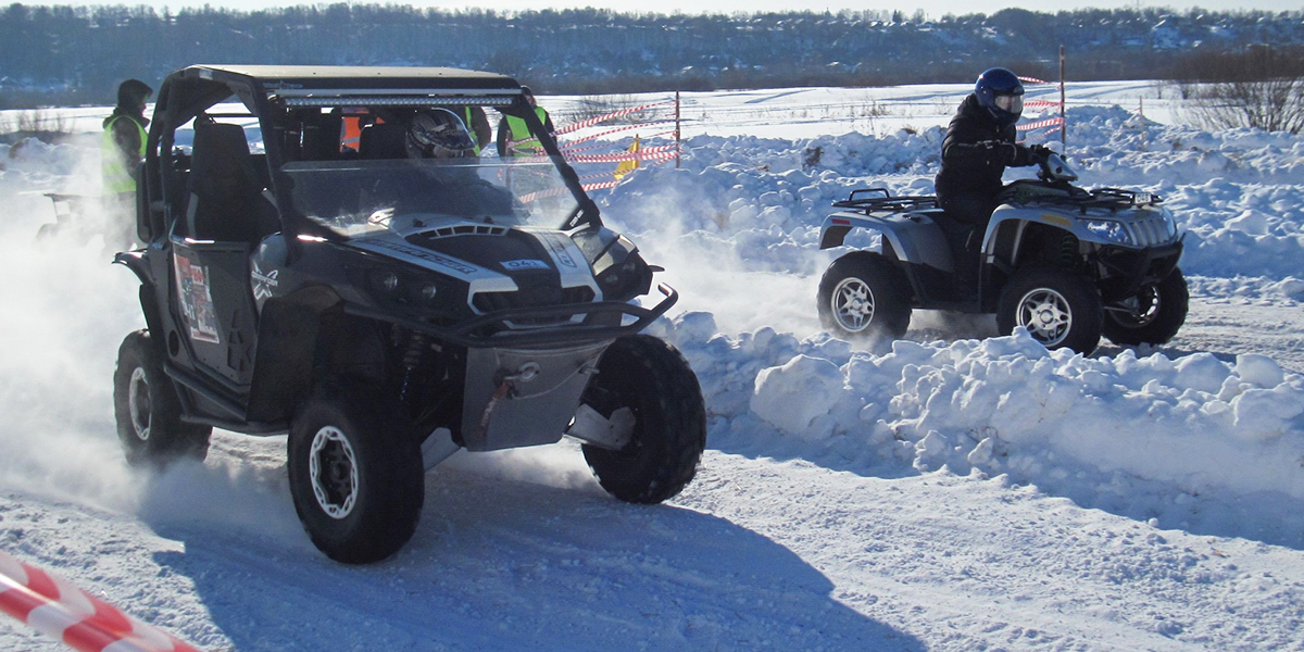 «Валим» боком: снежные гонки на «УАЗиках», «Нивах» и вездеходах