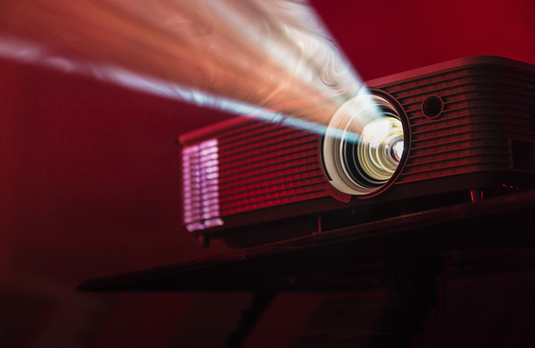 Киноноябрь с нуаром и молодыми режиссерами: где посмотреть не попсовые фильмы?