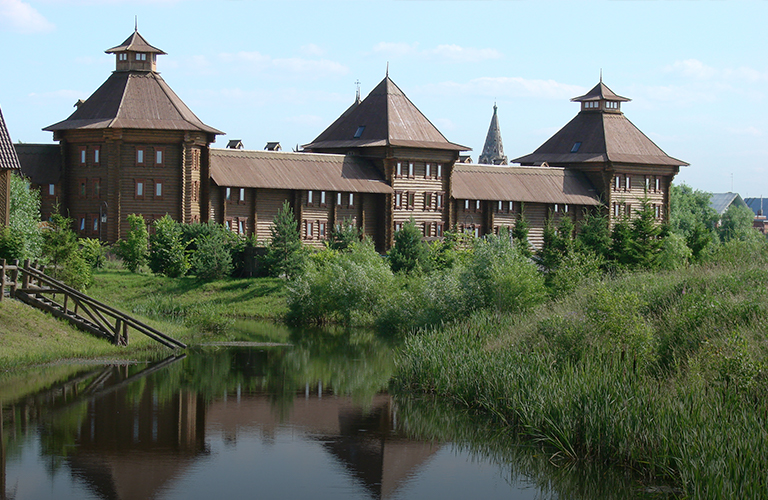 Незабываемое времяпрепровождение в театральной гостиной экоотеля  «Горячие ключи»