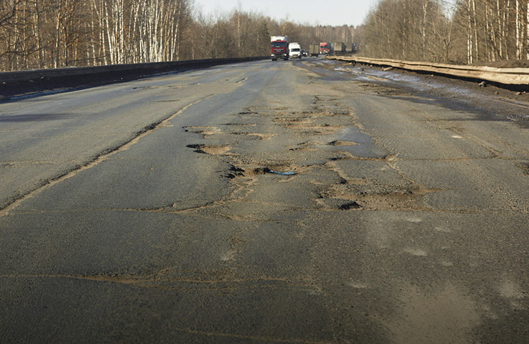 Ямы, колеи, трещины. Инструкция для водителей, как доехать целыми из Владимира в Москву и обратно