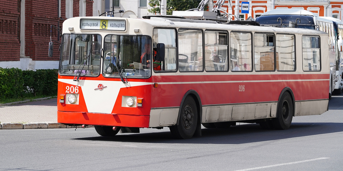 Экскурсия по Владимиру на ретротроллейбусе и путешествие по Оке на «крылатом» судне