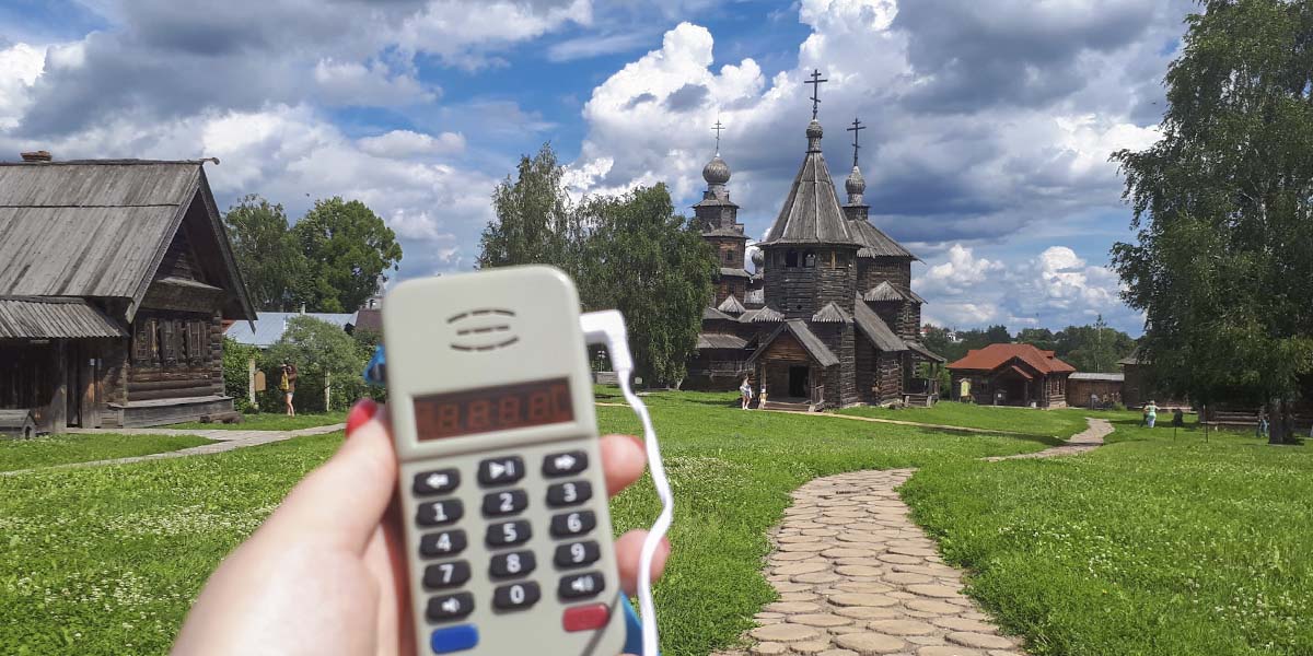 Прогулка по Суздалю с Кузьмичом из «Особенностей национальной охоты»