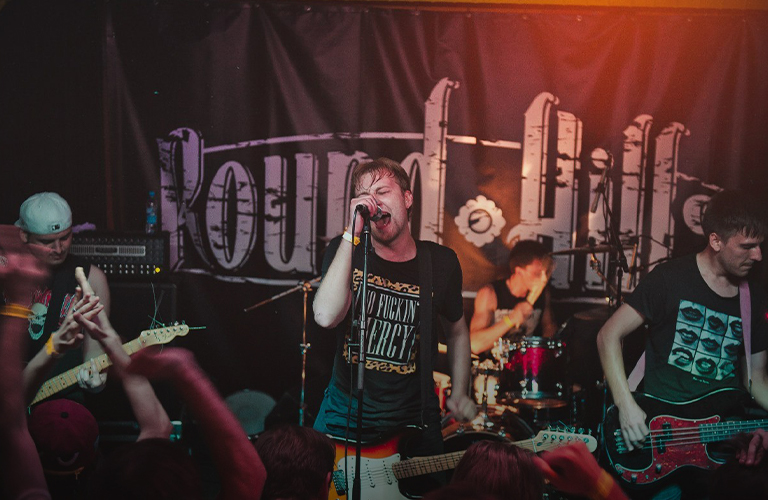 «Внебрачный сын Кобейна» из Round Hills и истории о владимирском гранже