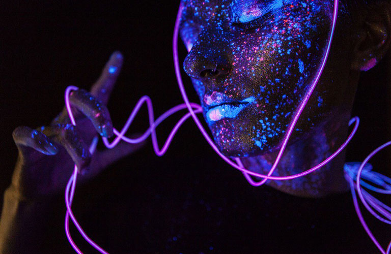 Неон в городе. Евгения Беляк о студии света «Imagine»