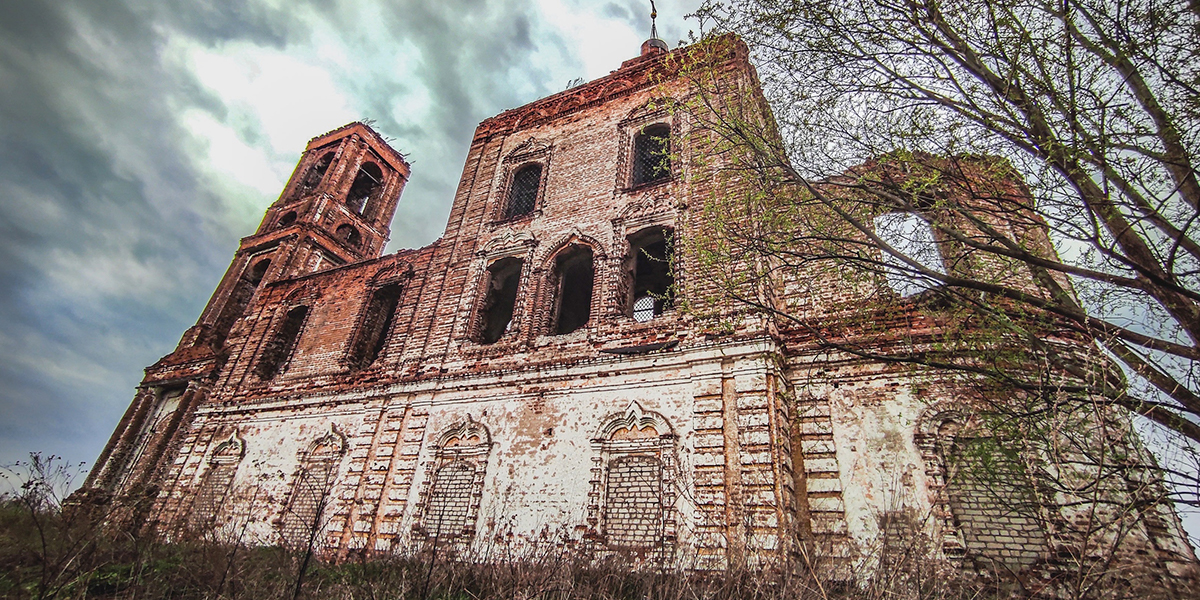 Эпичная битва и монументальная заброшка, или Чем примечательна Ненашевка
