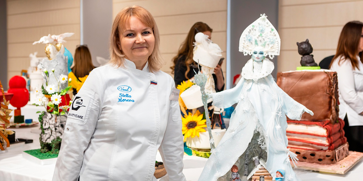 Привезли русскую зиму в Москву! Сладкие конструкции наших кондитеров на международном чемпионате