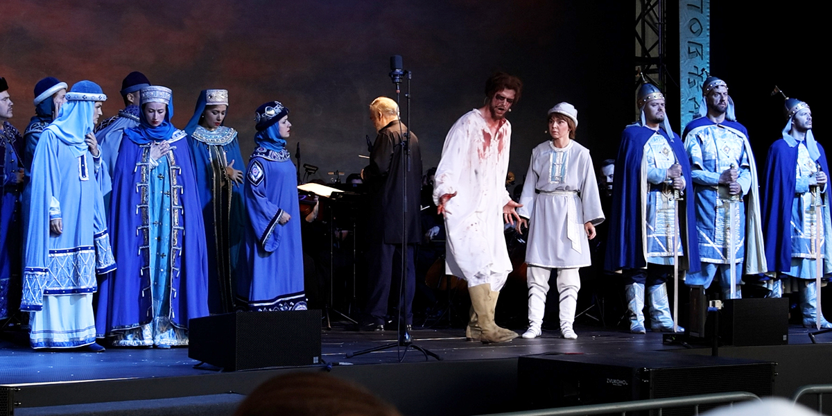 В Суздале прошло светомузыкальное представление с участием артистов Мариинского театра