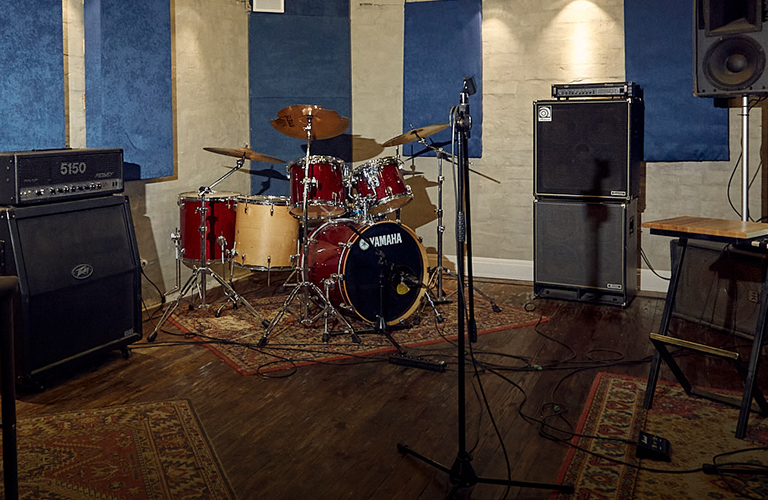 Место, где играет цивильный андеграунд: эклектика универсальной репбазы во Владимире