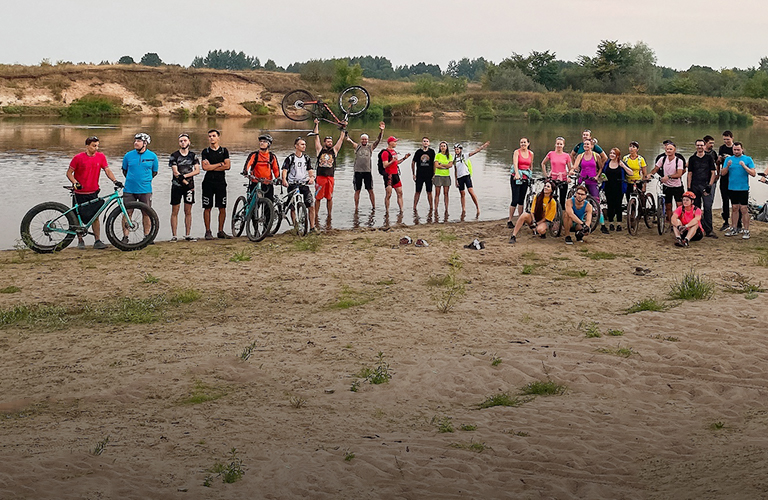 Бегом или на велосипеде: спасаемся от дурных мыслей в компании единомышленников