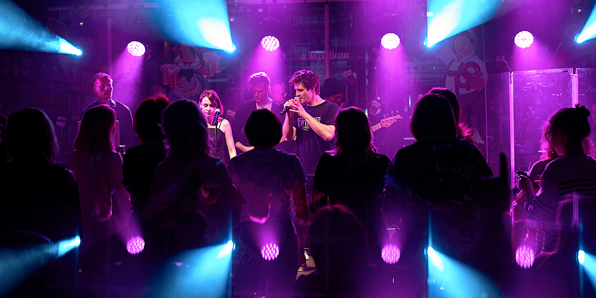 От каверов до музыкальных перформансов, или Концертный дебют ТТ «Завод»