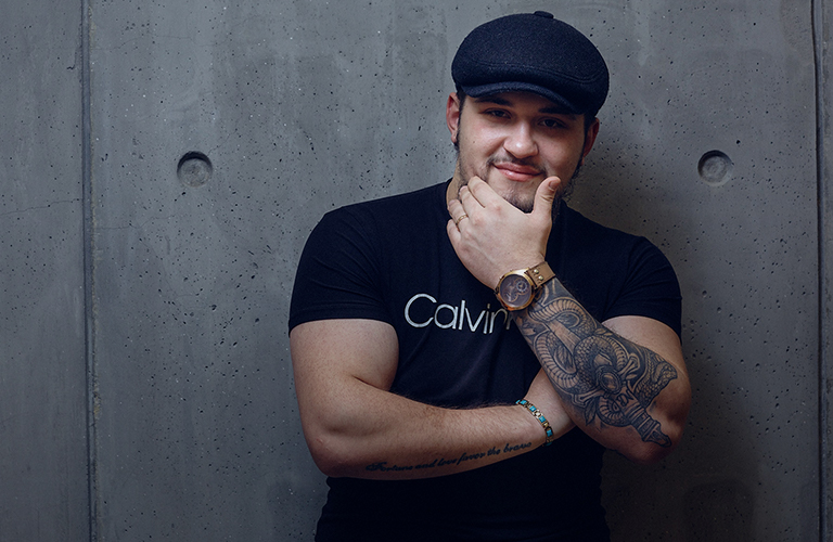 Был бойцом, стал певцом. Никита Багдасарян о своей лирике и респекте от KhaliF