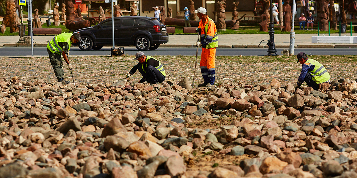 Камни преткновения: в Суздале демонтируют булыжную мостовую