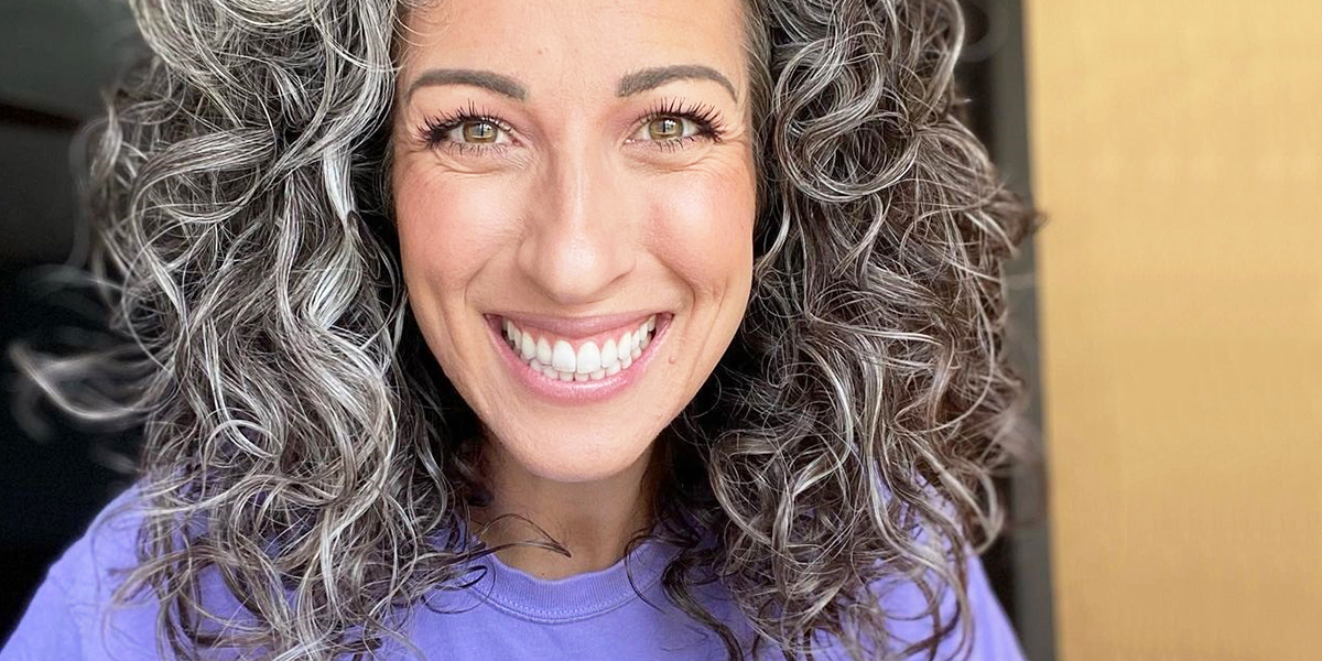 Тренд на седые волосы: женщины за 30 выступают за естественную красоту