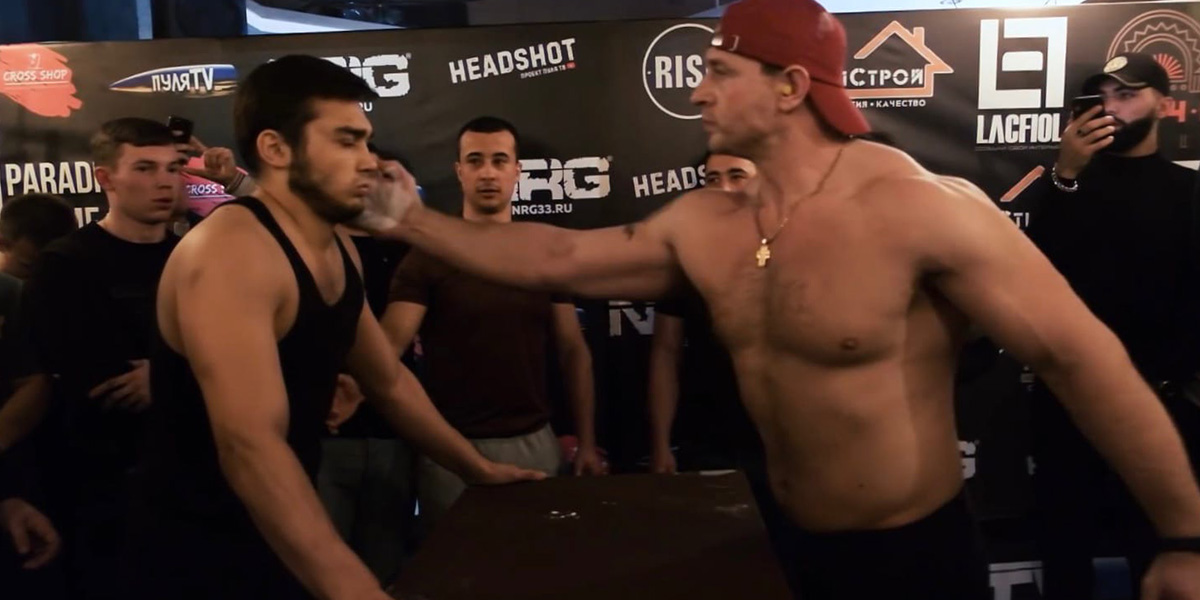 Владимирское шоу, участники которого раздают друг другу пощечины