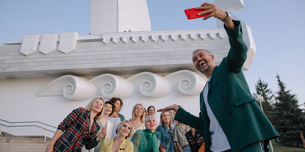 Стилист Александр Рогов едет в Суздаль искать героиню для мэйковер-шоу
