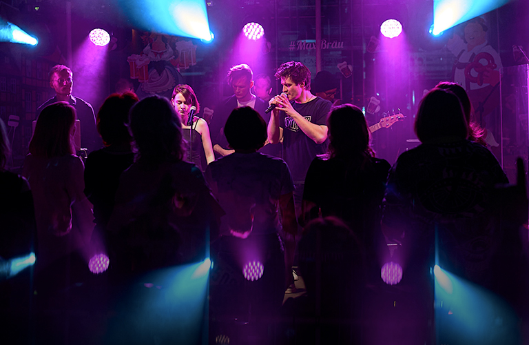 От каверов до музыкальных перформансов, или Концертный дебют ТТ «Завод»