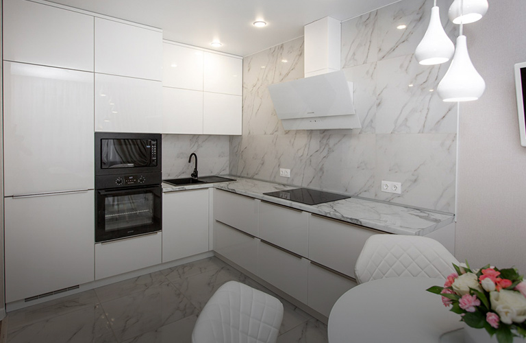 Этюд в нюдовых тонах, или Белая квартира с пастельными акцентами