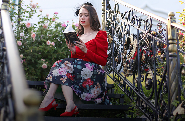 От розария в центре до поля с люпинами: благоухающие декорации для фотосессий во Владимире и рядом с ним