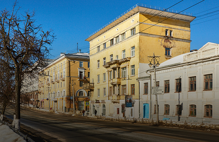 Я живу в «сталинке» на Дворянской: печка на кухне и ретро-фото под полом