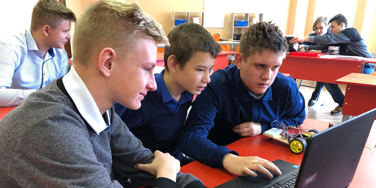 Школы региона получили самые современные гаджеты 