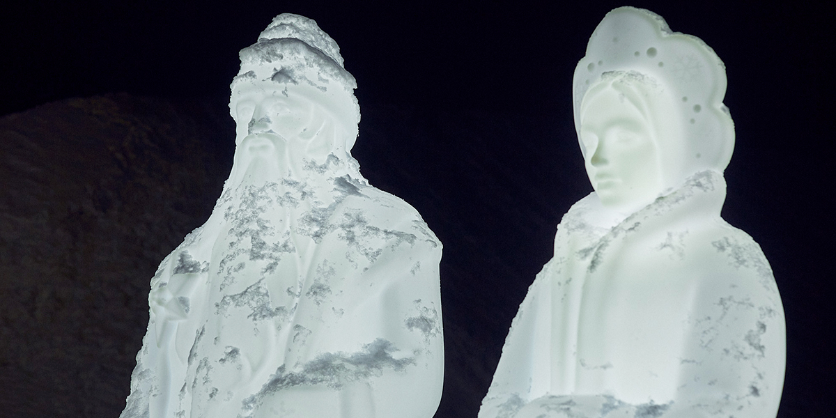 Около Золотых Ворот установили световые фигуры, а в Юрьевце — «Сердце в руках»