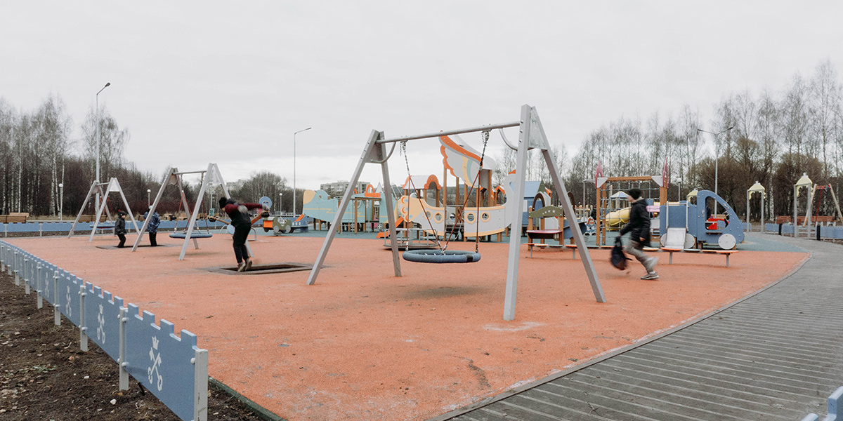 Мамочки одобряют? Прогулочная зона на Соколова-Соколенка и новые качели парка «Добросельский»