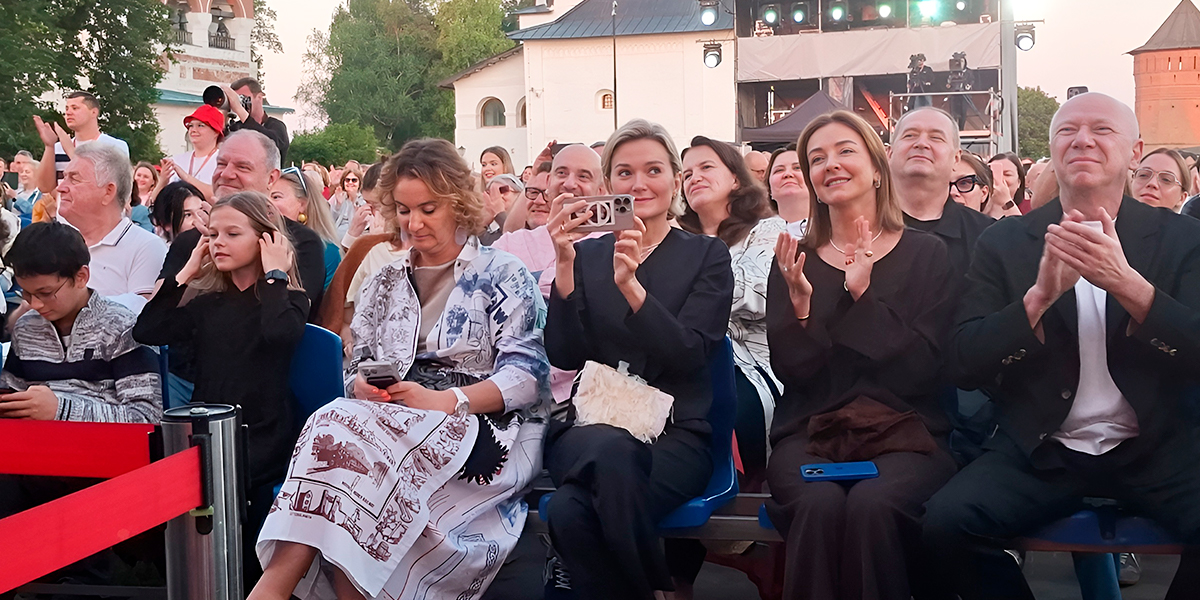 От четы Макарских до Надежды Михалковой — что делали звезды в городах Владимирской области?