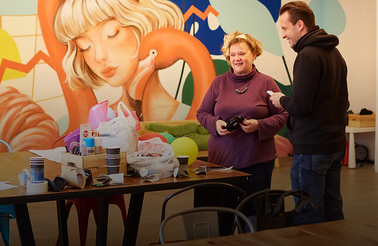 Во Владимире состоялась мусорная арт-терапия от именитой художницы