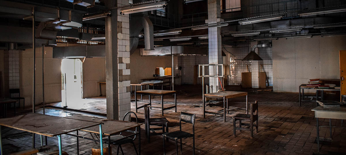 Здесь точно не накормят. Заброшенные кафе Владимира