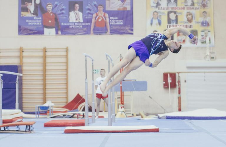 Красиво летят! Эпичные позы наших гимнастов