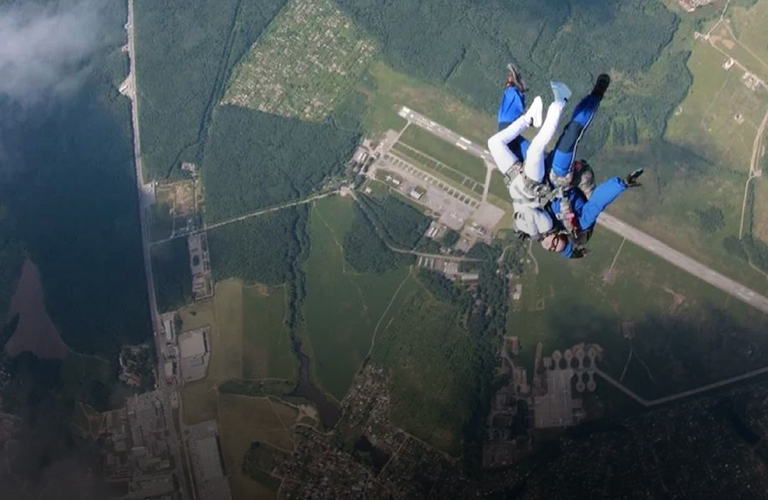 «Зеленый марафон», «танец скорпиона», прыжок с парашютом: активные выходные владимирцев