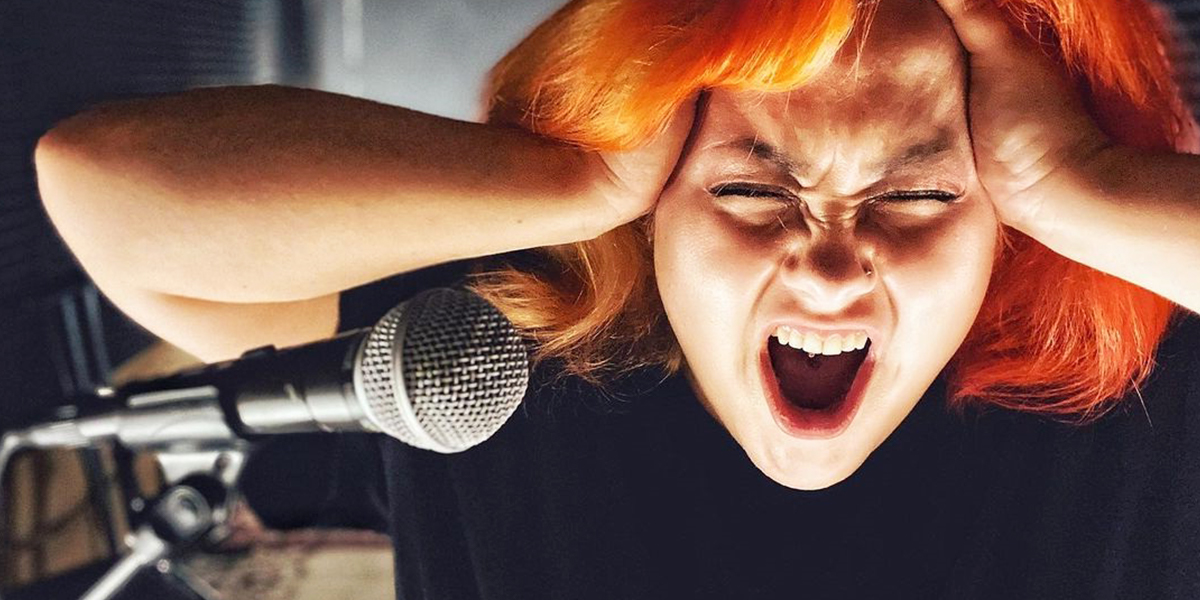 «Некоторые даже на слезу пробивают», — певица владимирского караоке о местной публике