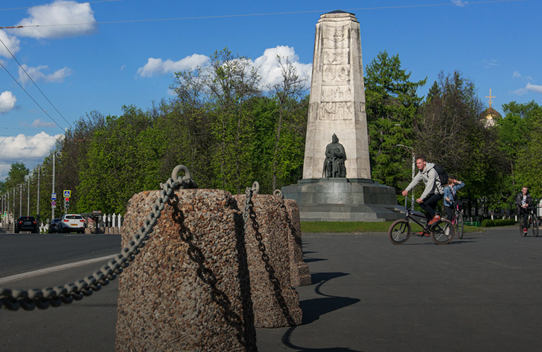 Воин, зодчий и рабочий: 7 вопросов о памятнике 850-летию Владимира