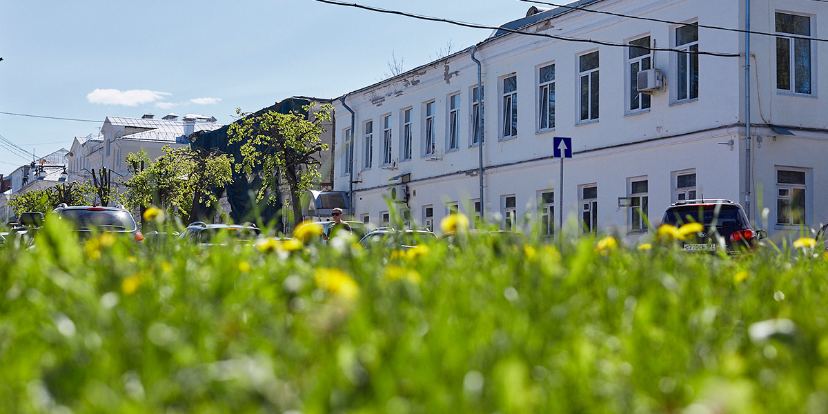 Грибоедов и красная милиция в усадьбе Петровских на улице Девической