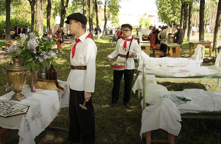 Квартира советских граждан и военный госпиталь: Ковров переместился в 40-е годы